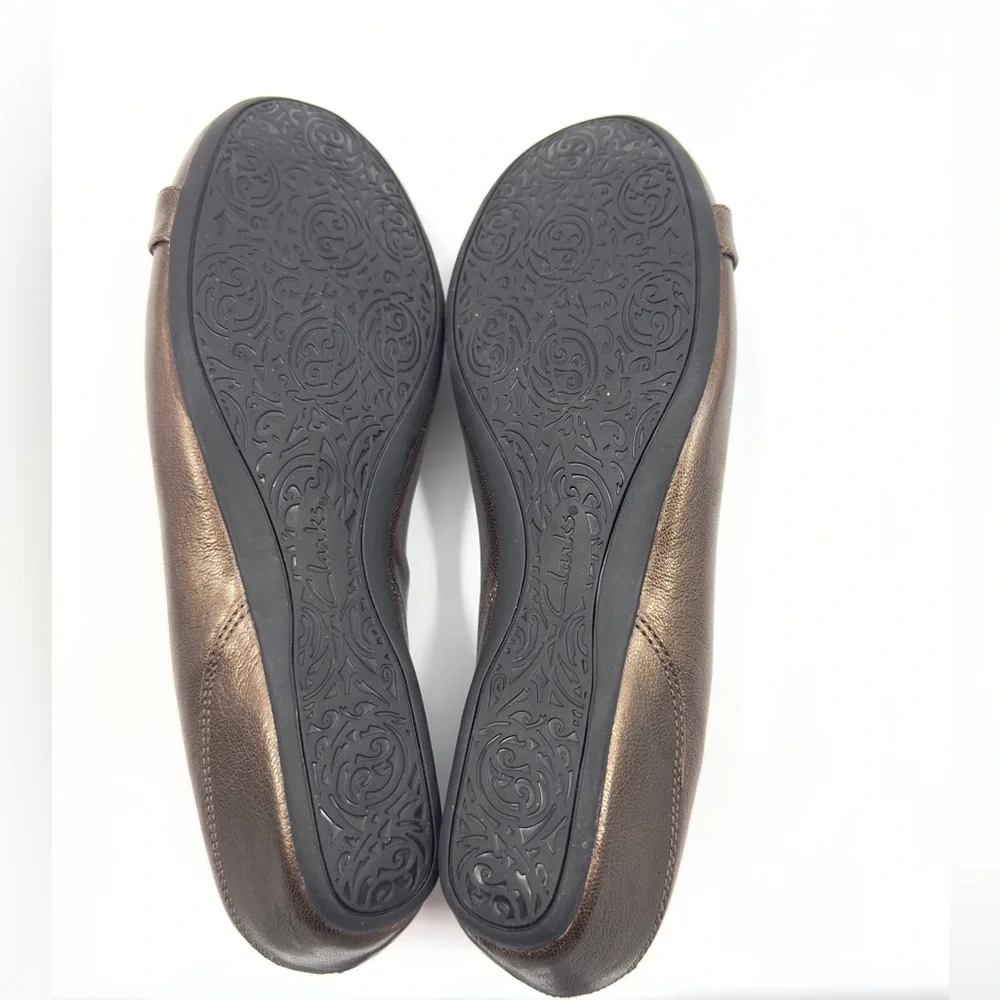 Clarks Concert Band Leather Wedge Pumps Brown Metallic Low Heel Shoes Size 7.5